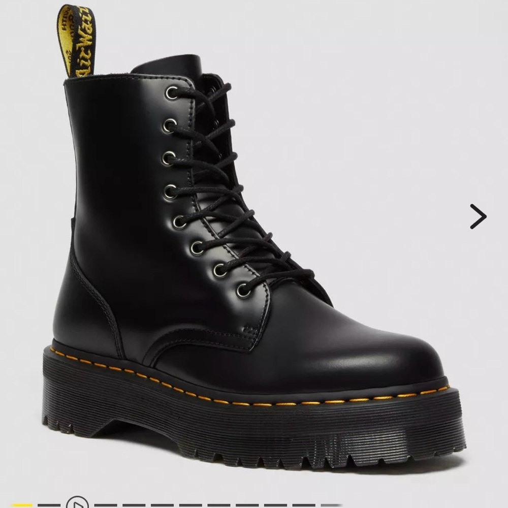 Dr. Martins Jadon Boot Smooth Leather Platforms size 9